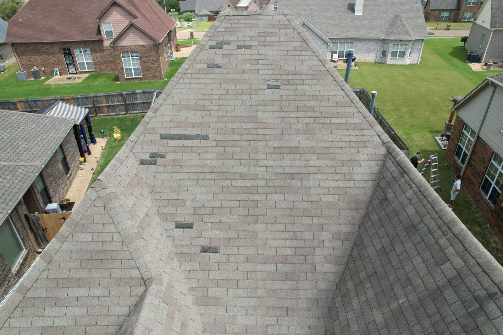How to Determine the Age of Your Roof: A Comprehensive Guide